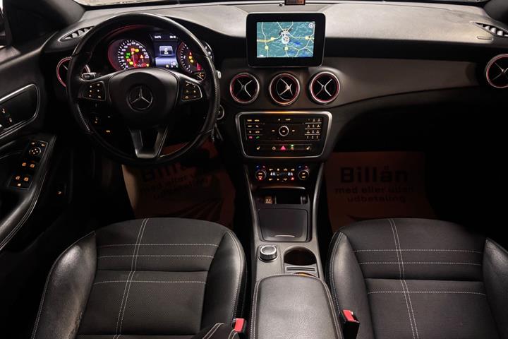 Sort Mercedes CLA220 fra 2015