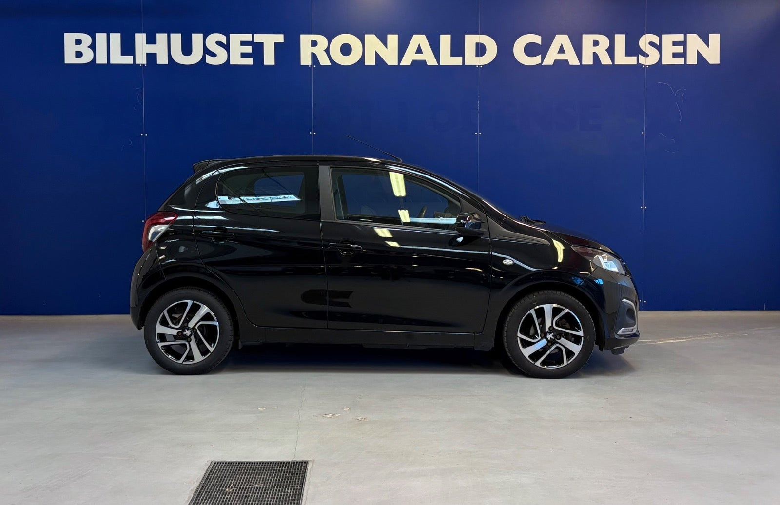 Sort Peugeot 108 fra 2020