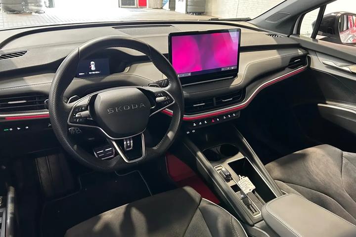 Hvid Skoda Elroq fra 2026