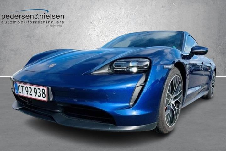 Blå Porsche Taycan fra 2020 set udefra