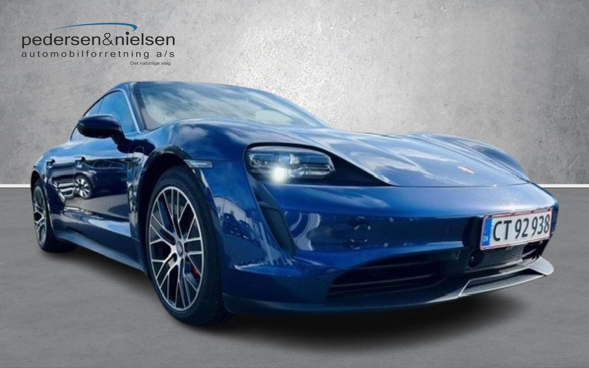 Blå Porsche Taycan fra 2020