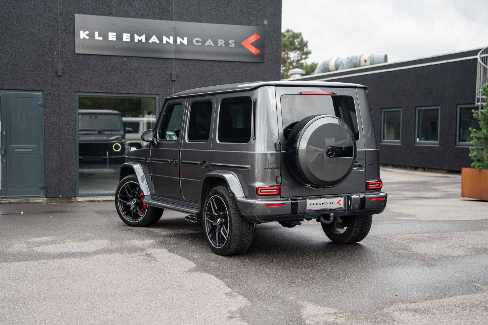 Gul Mercedes G63 fra 2022