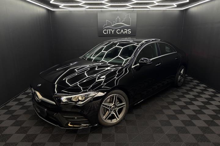 Sort Mercedes CLA200 fra 2020