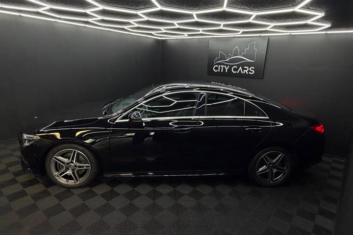Sort Mercedes CLA200 fra 2020