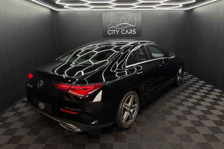 Sort Mercedes CLA200 fra 2020