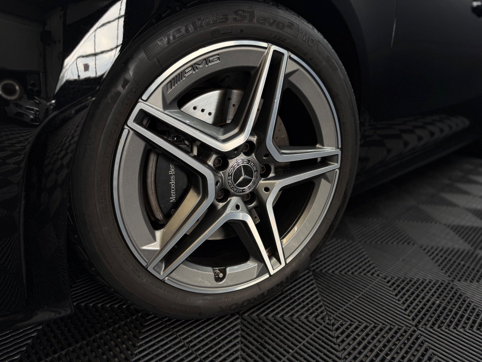 Sort Mercedes CLA200 fra 2020