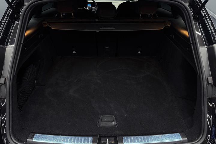 Sort Mercedes EQC400 fra 2023
