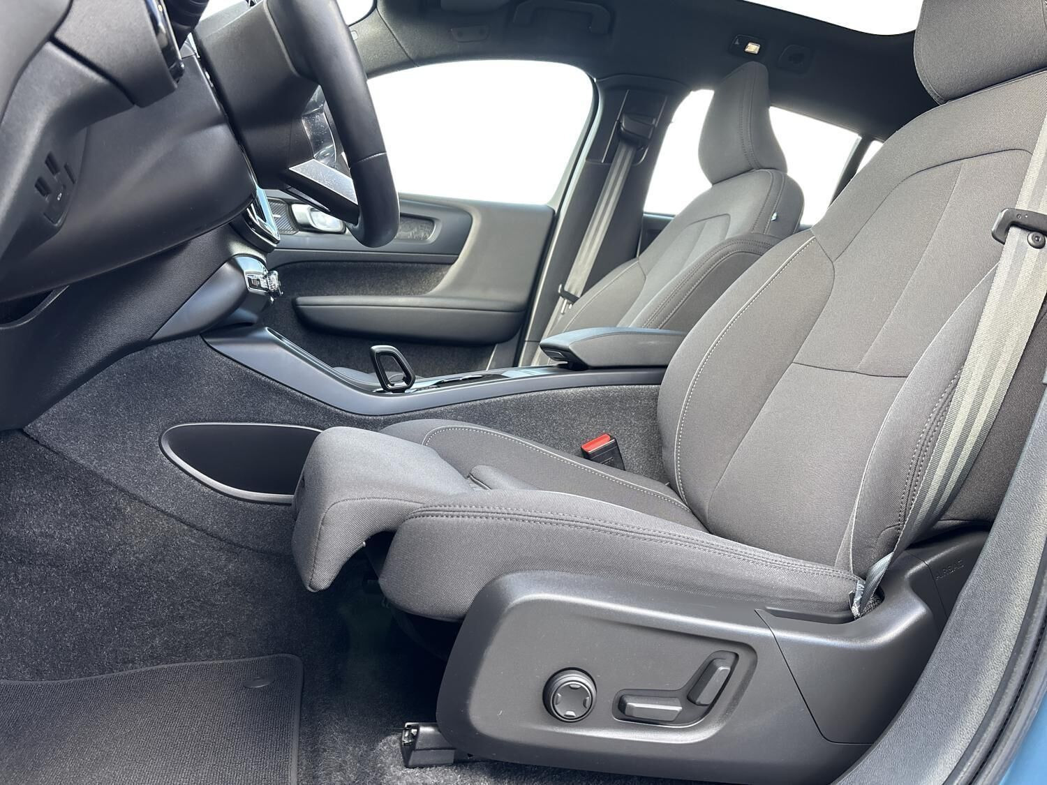 Blå Volvo C40 fra 2024