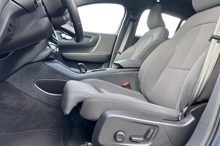 Blå Volvo C40 fra 2024