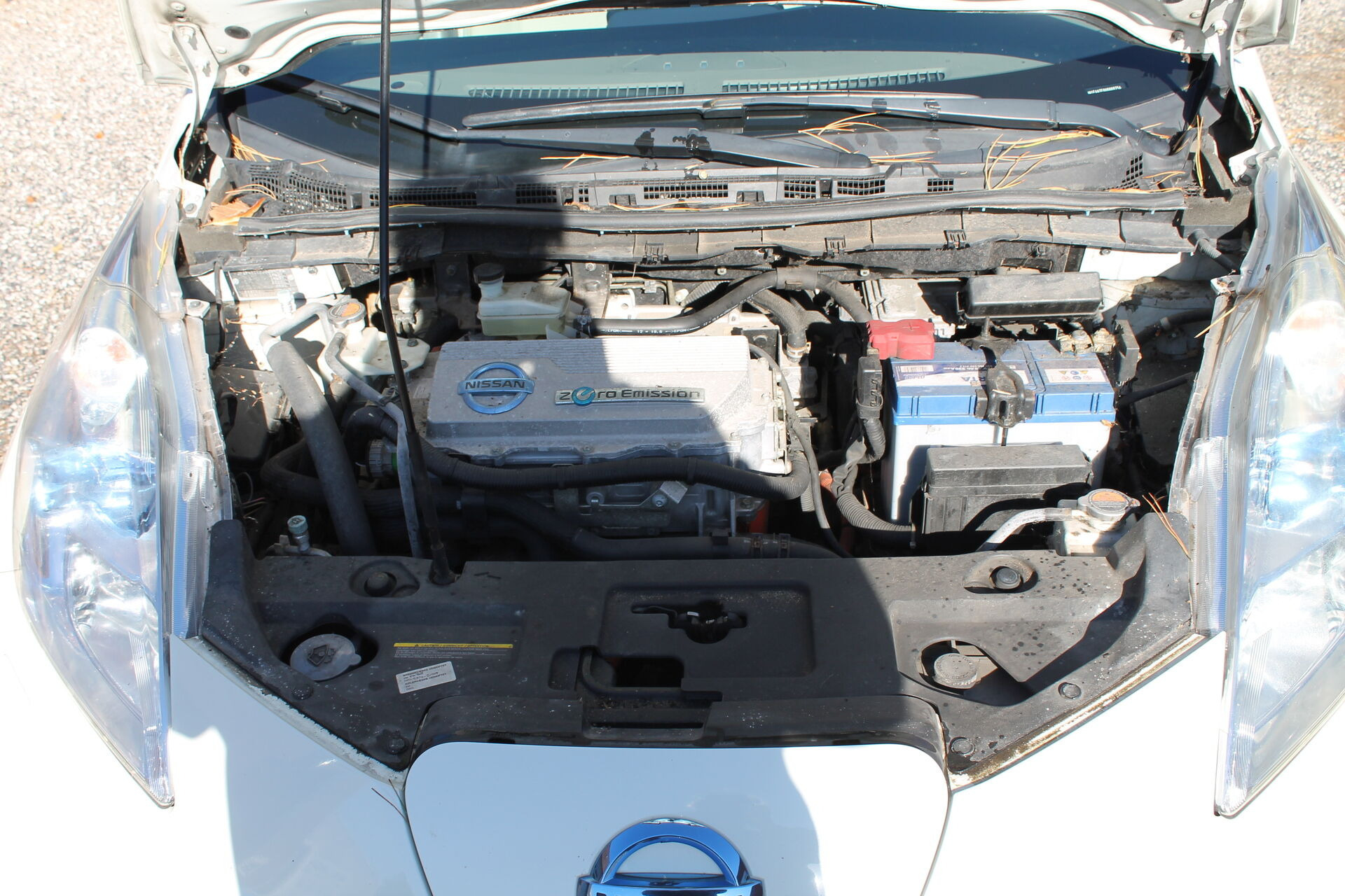 Hvid Nissan Leaf fra 2012