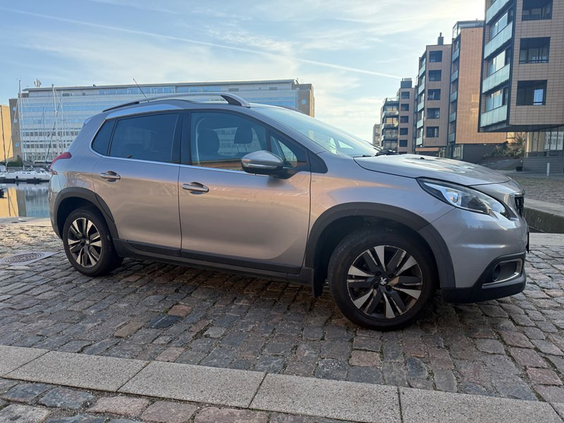 Peugeot 2008 1.6 BlueHDi 100 hk Crossover