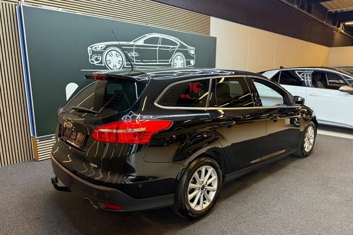 Sort Ford Focus fra 2015
