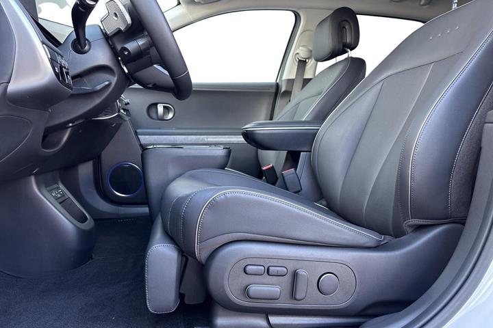 Beige Hyundai Ioniq 5 fra 2026