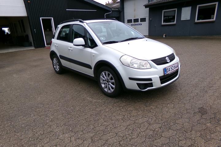 Hvid Suzuki SX4 fra 2009