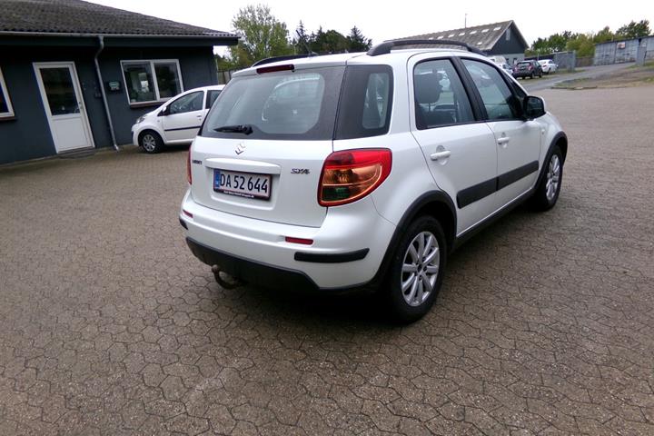 Hvid Suzuki SX4 fra 2009