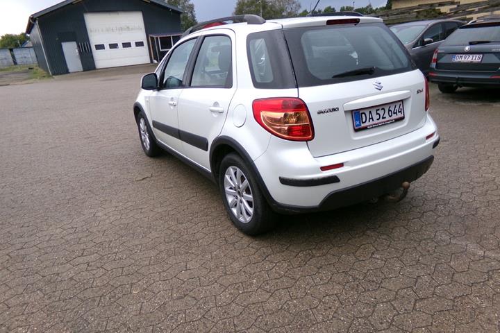 Hvid Suzuki SX4 fra 2009