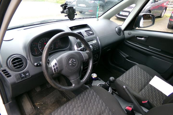 Hvid Suzuki SX4 fra 2009