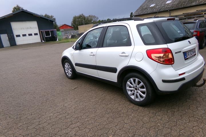 Hvid Suzuki SX4 fra 2009