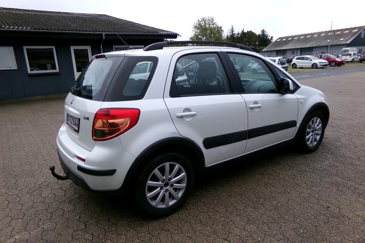 Hvid Suzuki SX4 fra 2009