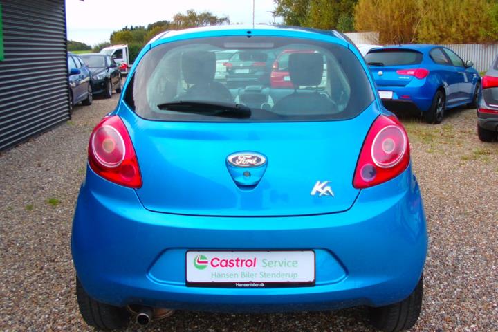 Blå Ford Ka fra 2013