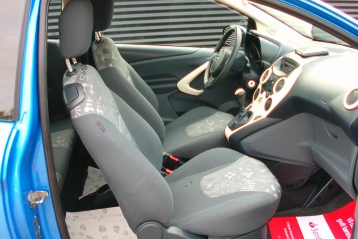 Blå Ford Ka fra 2013