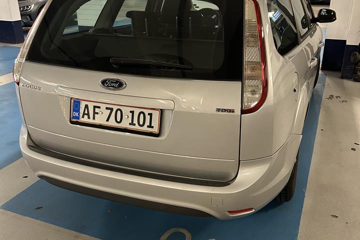 Grå Ford Focus fra 2011