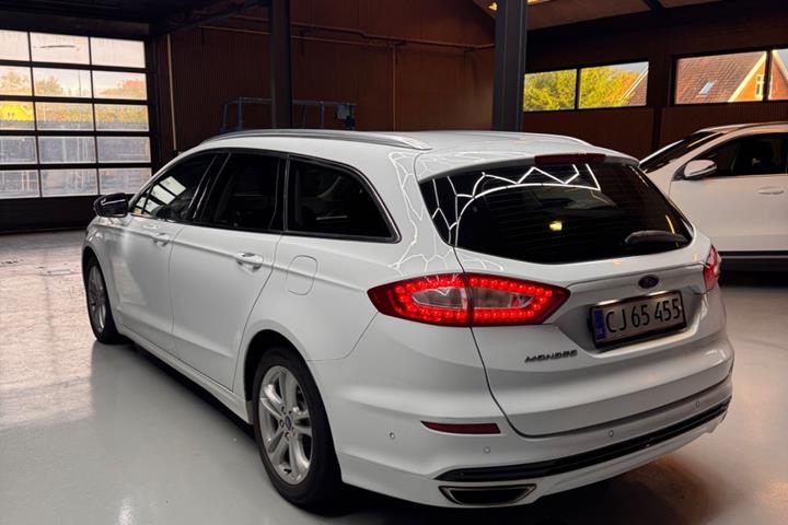 Hvid Ford Mondeo fra 2016