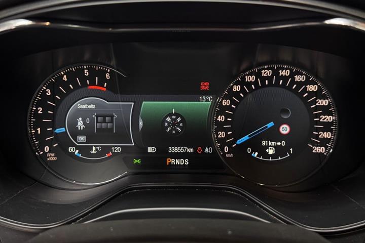 Hvid Ford Mondeo fra 2016