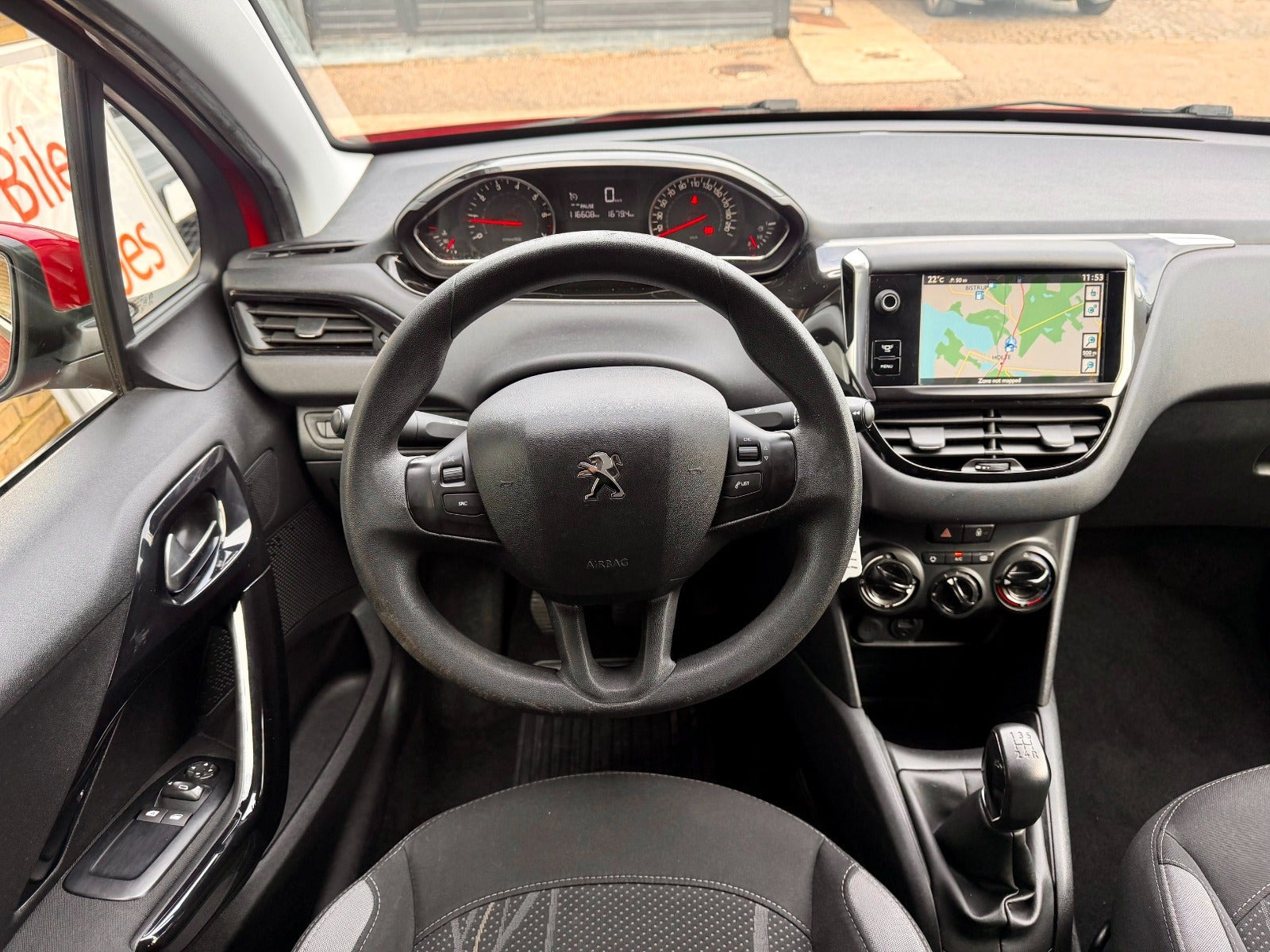 Rød Peugeot 208 fra 2014