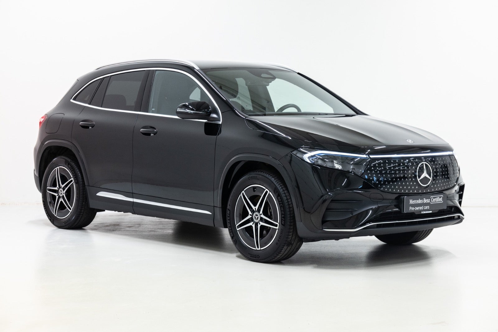 Sort Mercedes EQA350 fra 2025