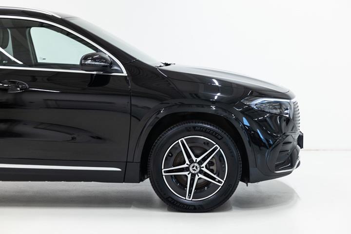 Sort Mercedes EQA350 fra 2025