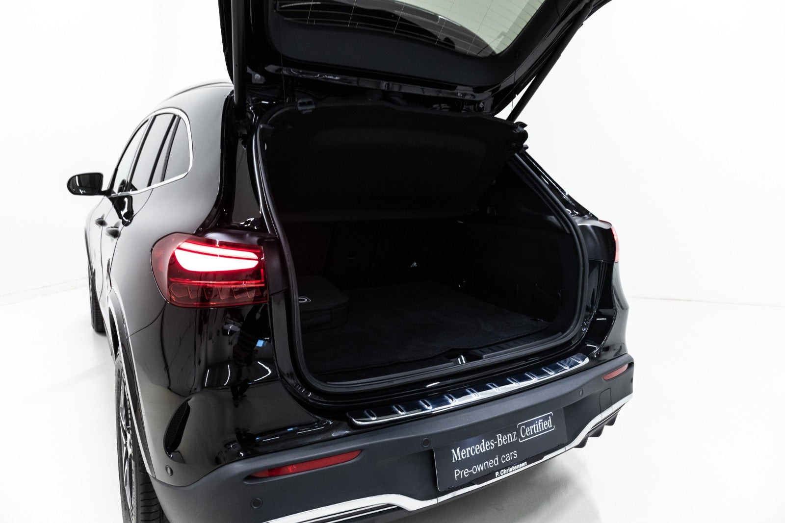 Sort Mercedes EQA350 fra 2025