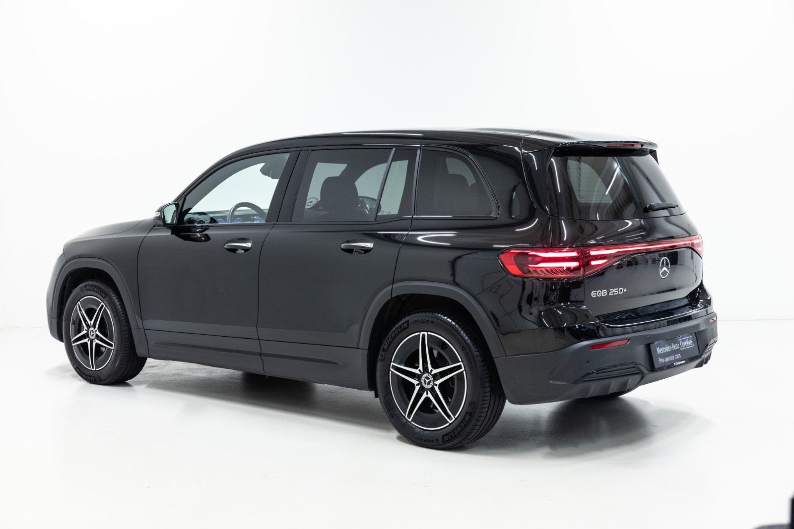 Sort Mercedes EQB250+ fra 2026