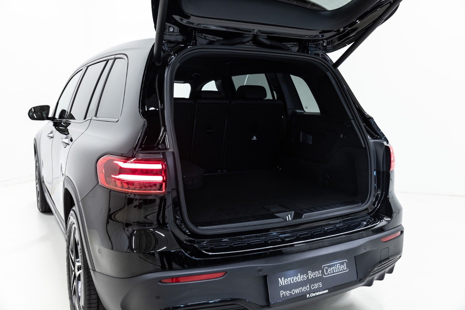Sort Mercedes EQB250+ fra 2026