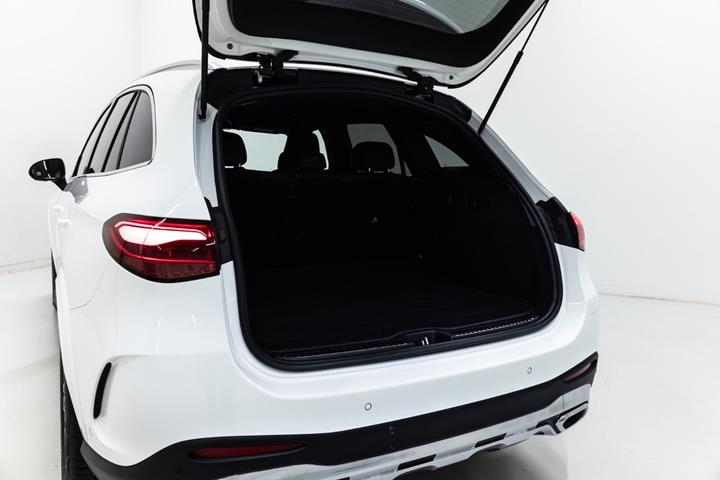 Hvid Mercedes GLC300 d fra 2026