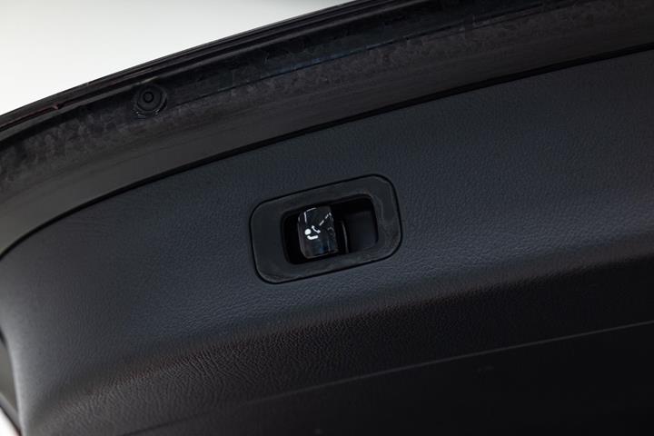 Sort Mercedes GLC300 d fra 2026