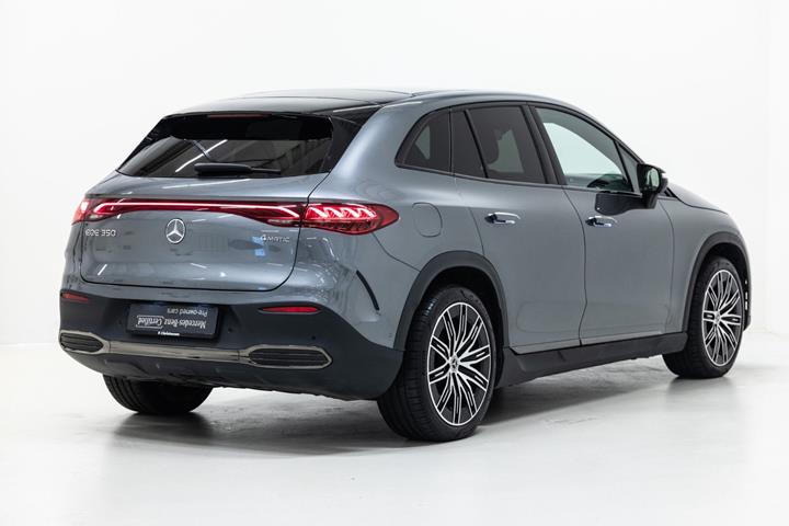 Grå Mercedes EQE350 SUV fra 2025