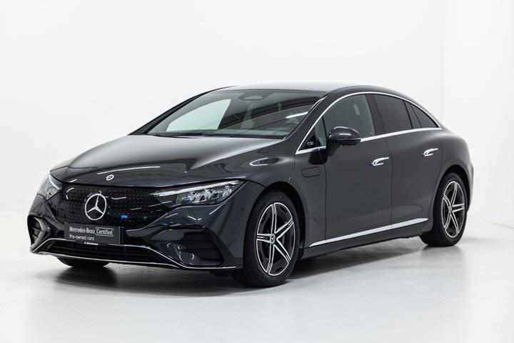 Grå Mercedes EQE350 fra 2024 set udefra