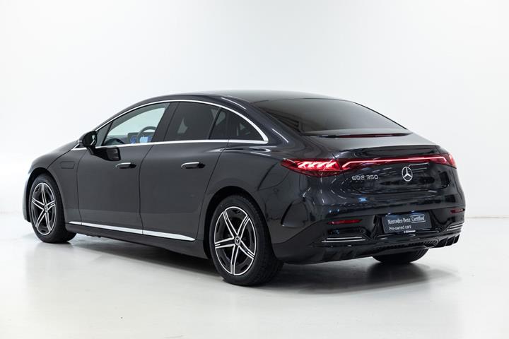 Grå Mercedes EQE350 fra 2024