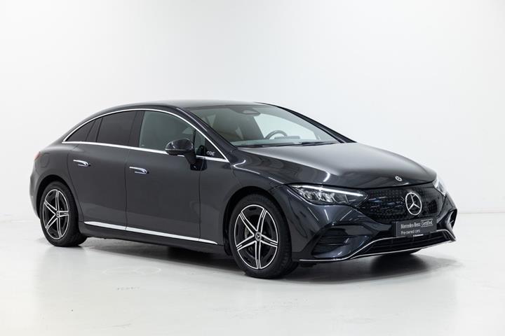 Grå Mercedes EQE350 fra 2024
