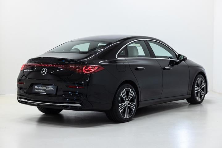 Sort Mercedes CLA250+ fra 2026