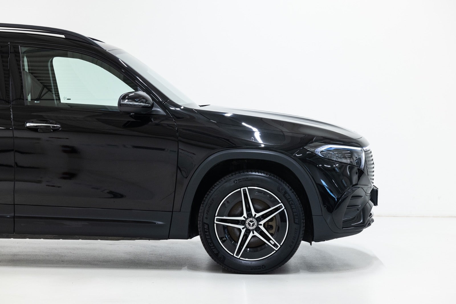 Sort Mercedes EQB250+ fra 2025