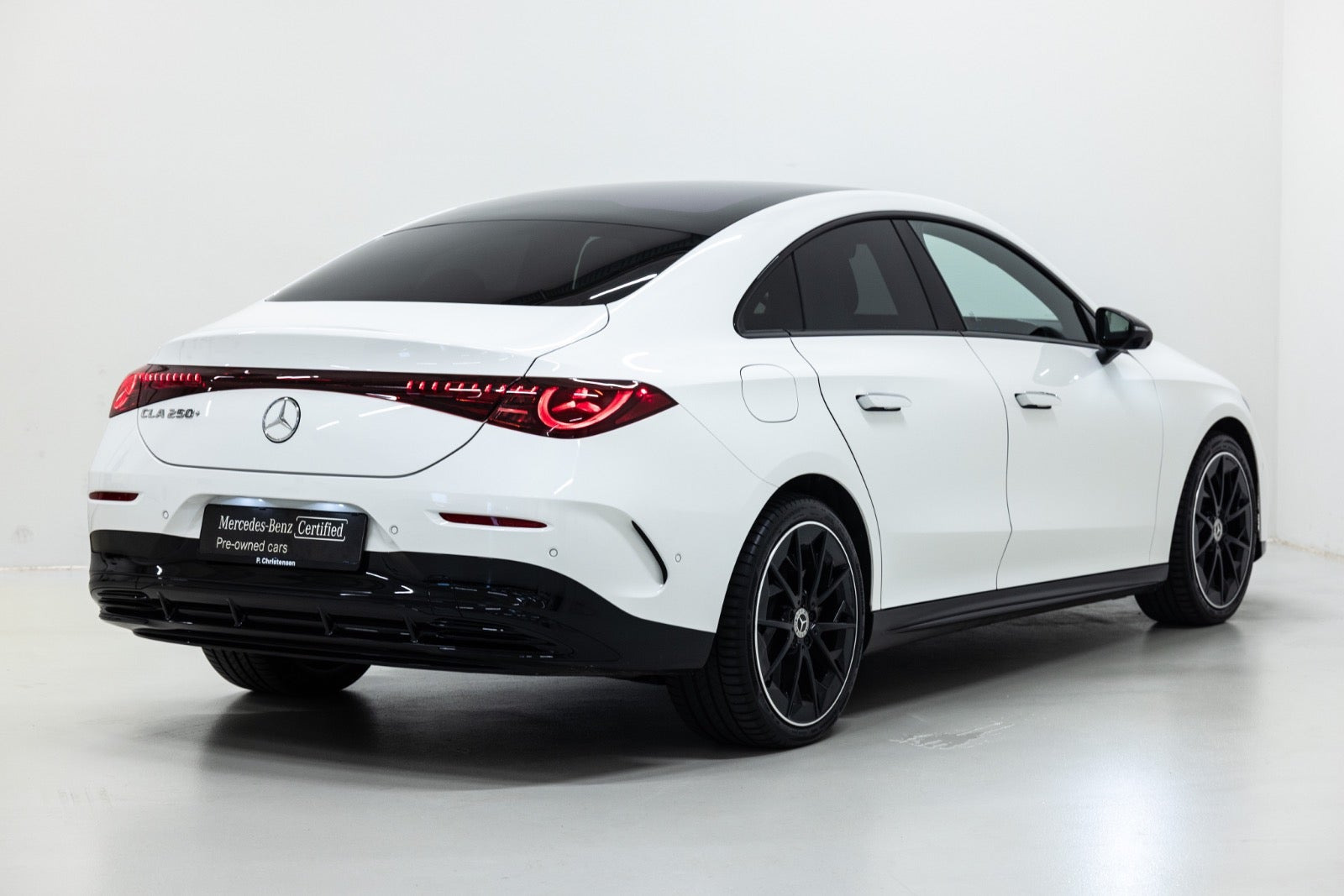 Hvid Mercedes CLA250+ fra 2025