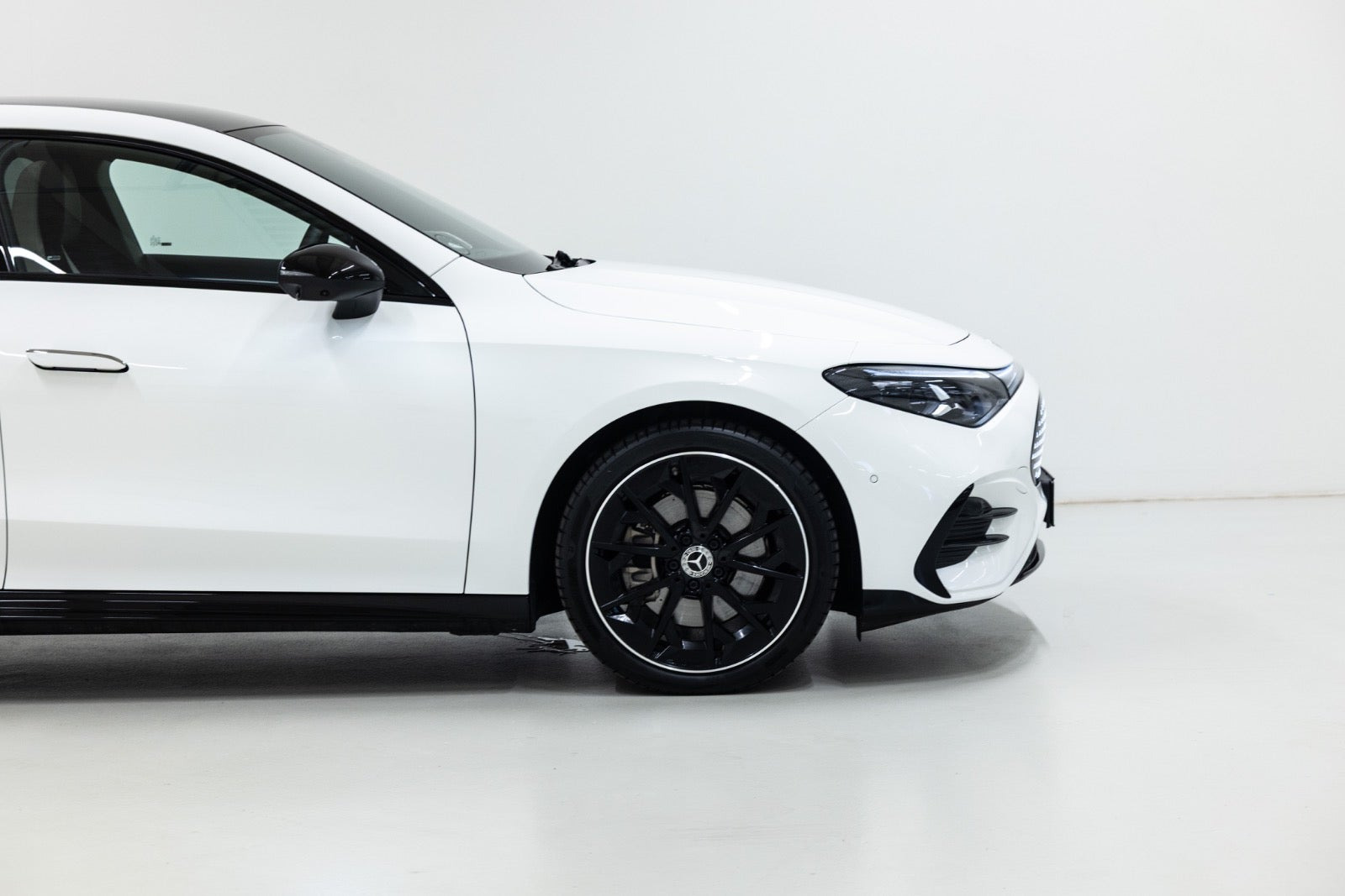 Hvid Mercedes CLA250+ fra 2025