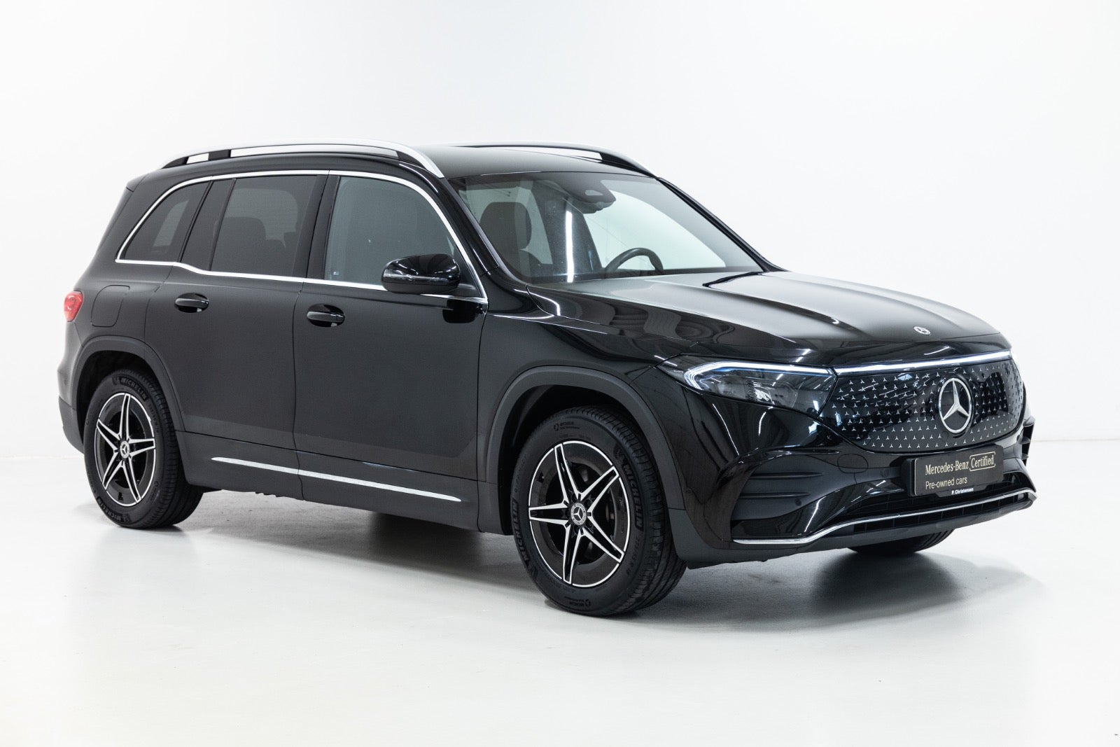 Sort Mercedes EQB350 fra 2025