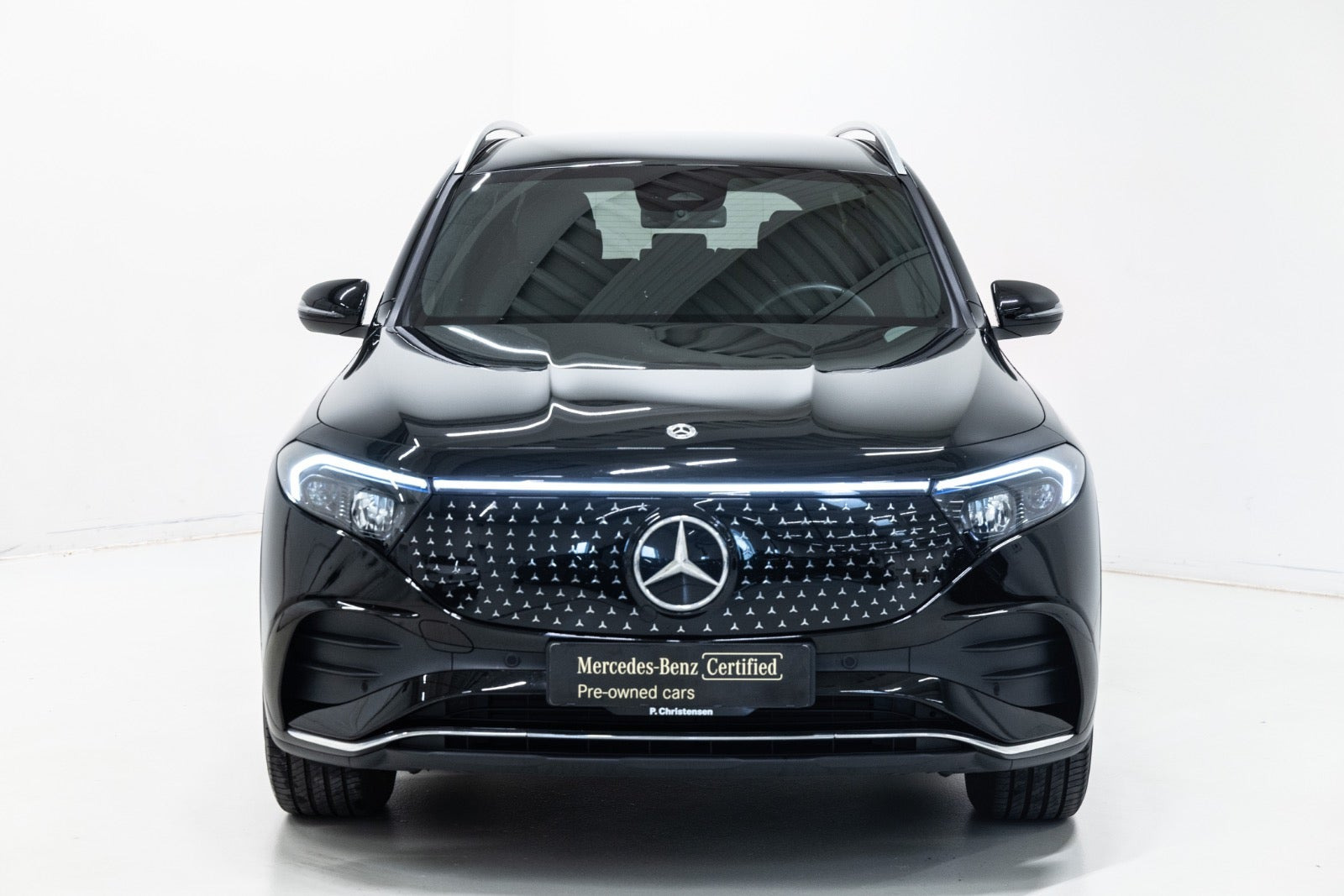 Sort Mercedes EQB350 fra 2025
