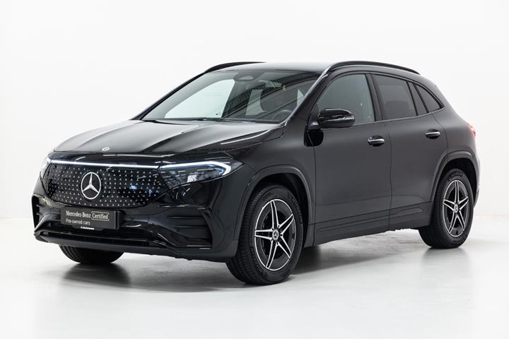 Sort Mercedes EQA350 fra 2025 set udefra