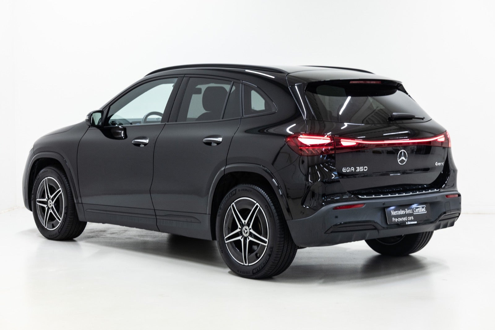Sort Mercedes EQA350 fra 2025