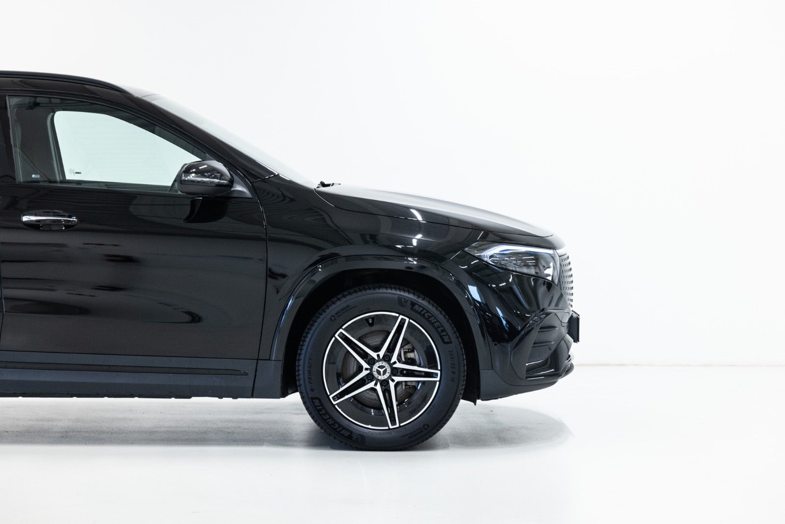 Sort Mercedes EQA350 fra 2025