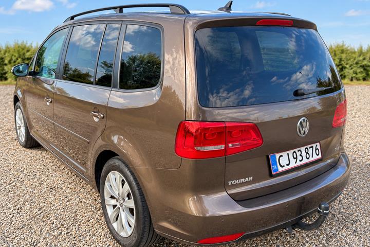 Brun VW Touran fra 2011